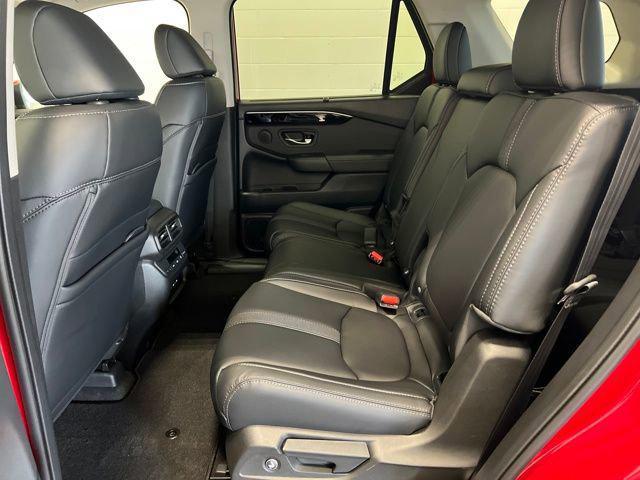 new 2025 Honda Pilot car, priced at $45,245