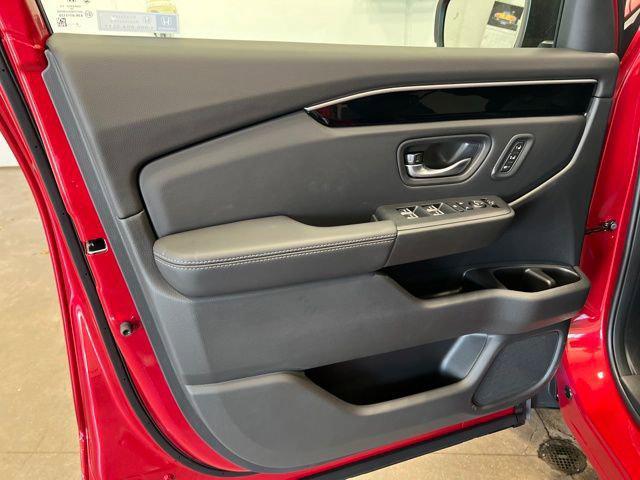 new 2025 Honda Pilot car, priced at $45,245