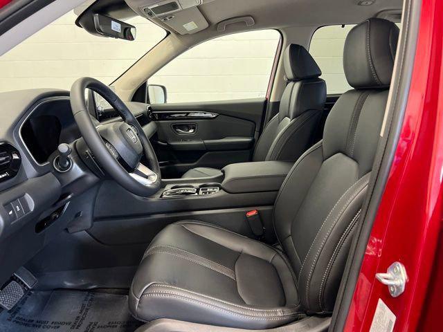 new 2025 Honda Pilot car, priced at $45,245