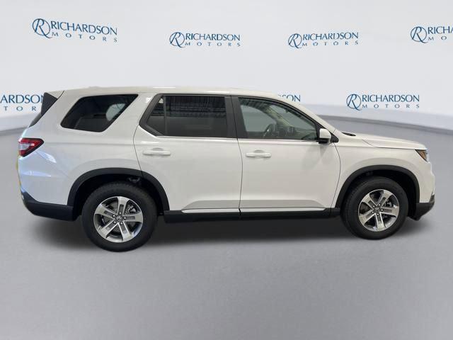new 2025 Honda Pilot car, priced at $46,292