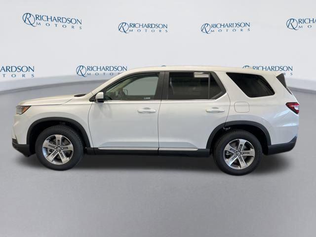 new 2025 Honda Pilot car, priced at $46,292