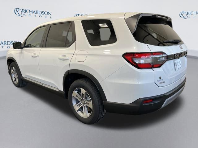 new 2025 Honda Pilot car, priced at $46,292