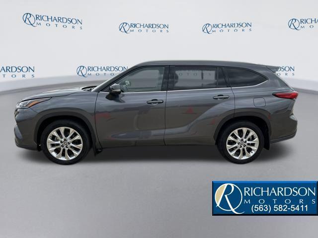 used 2023 Toyota Highlander car, priced at $35,933