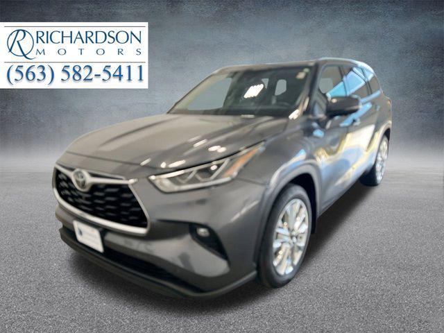 used 2023 Toyota Highlander car, priced at $40,500