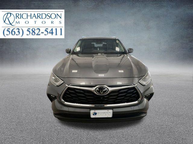 used 2023 Toyota Highlander car, priced at $40,500