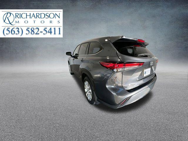 used 2023 Toyota Highlander car, priced at $40,500