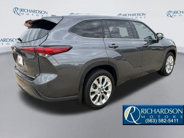 used 2023 Toyota Highlander car, priced at $35,933