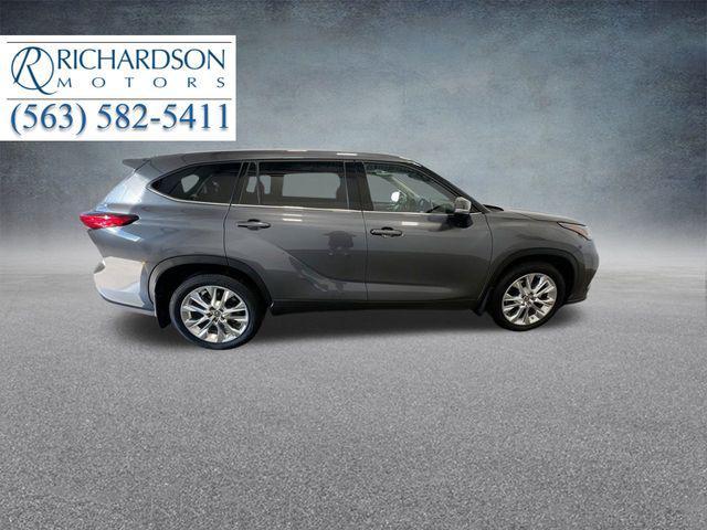 used 2023 Toyota Highlander car, priced at $40,500