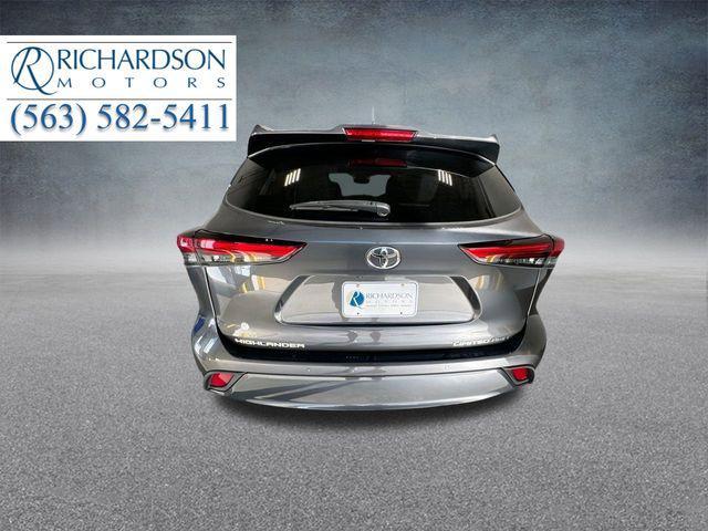 used 2023 Toyota Highlander car, priced at $40,500