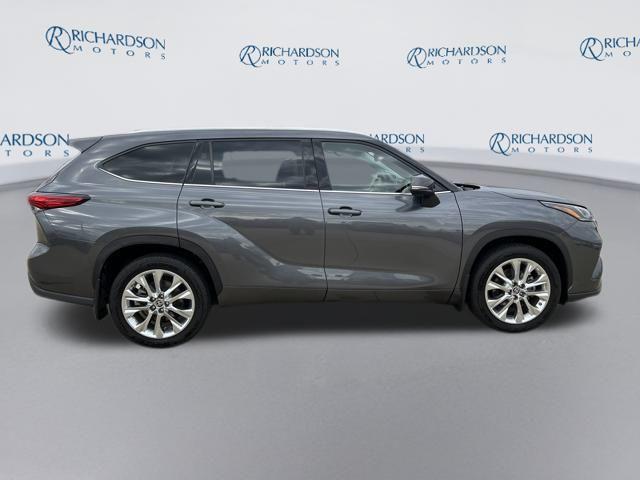 used 2023 Toyota Highlander car, priced at $35,933