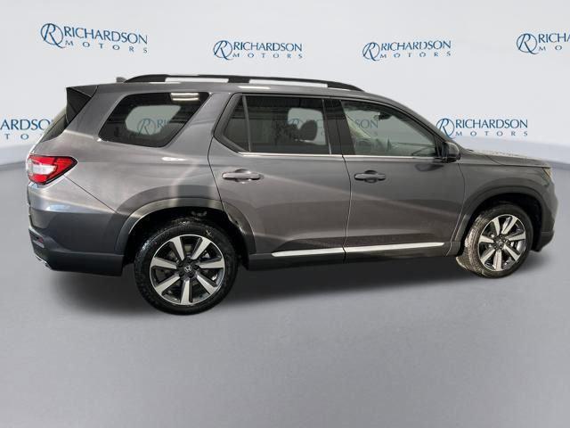new 2025 Honda Pilot car, priced at $48,326