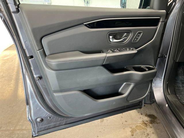 new 2025 Honda Pilot car, priced at $48,326