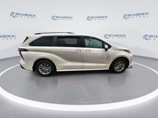 used 2021 Toyota Sienna car, priced at $38,467