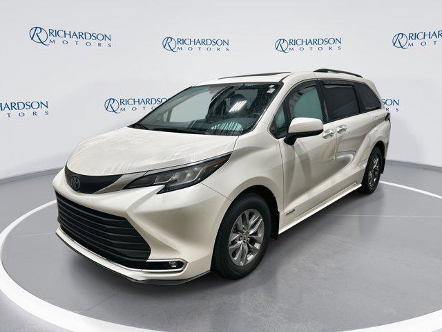 used 2021 Toyota Sienna car, priced at $38,467