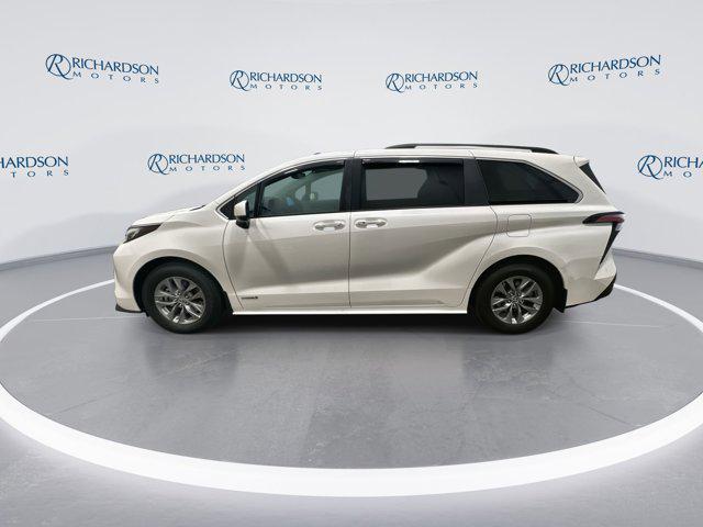 used 2021 Toyota Sienna car, priced at $38,467