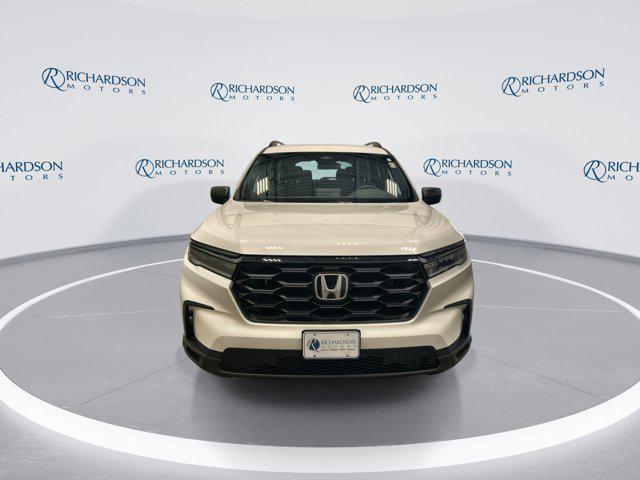 new 2025 Honda Pilot car, priced at $43,684