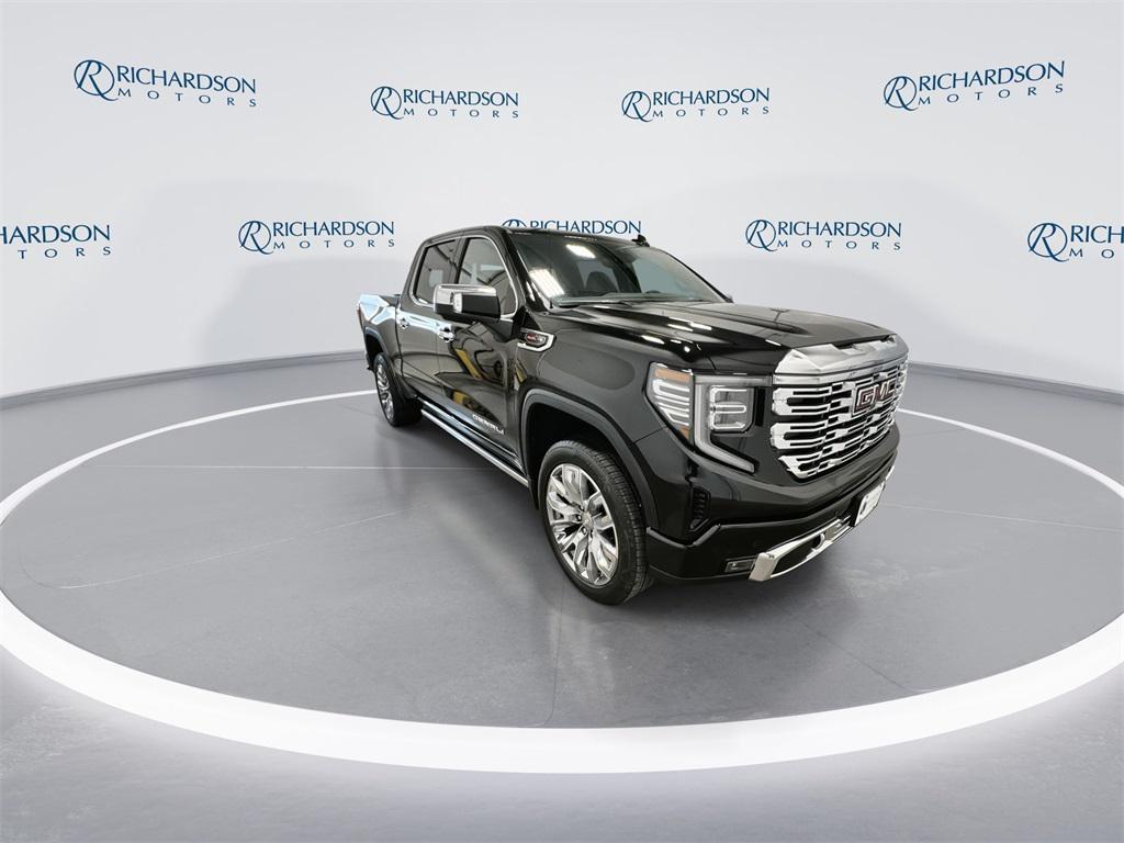 new 2025 GMC Sierra 1500 car, priced at $75,195