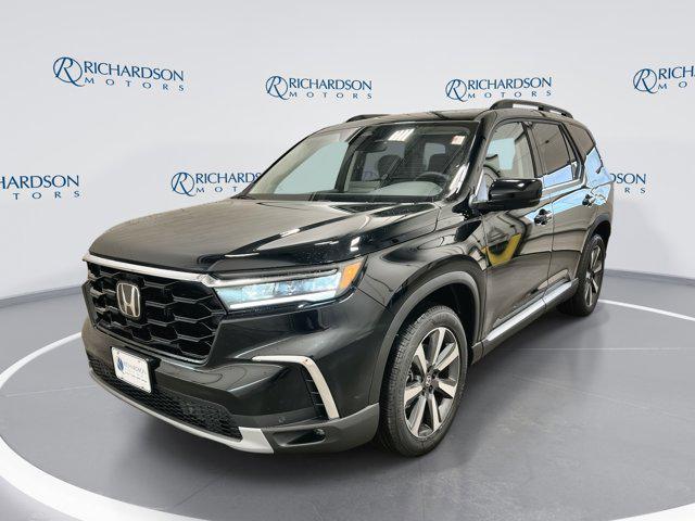 new 2025 Honda Pilot car, priced at $48,726