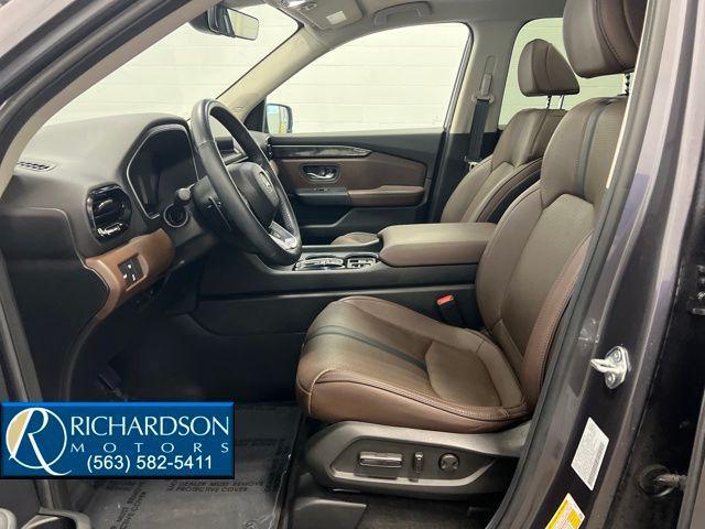 used 2023 Honda Pilot car, priced at $44,376
