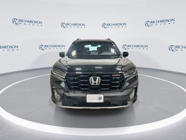 new 2025 Honda Pilot car, priced at $49,563