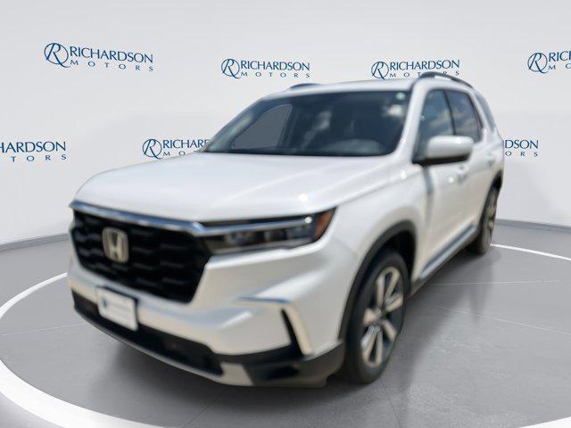 new 2025 Honda Pilot car, priced at $51,505
