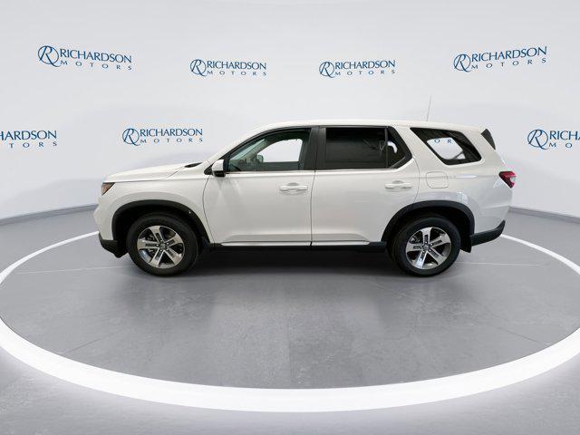 new 2025 Honda Pilot car, priced at $48,235