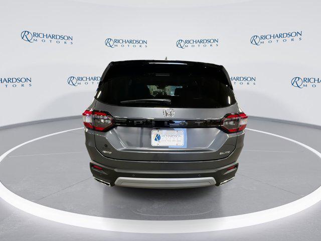 new 2025 Honda Pilot car, priced at $54,530