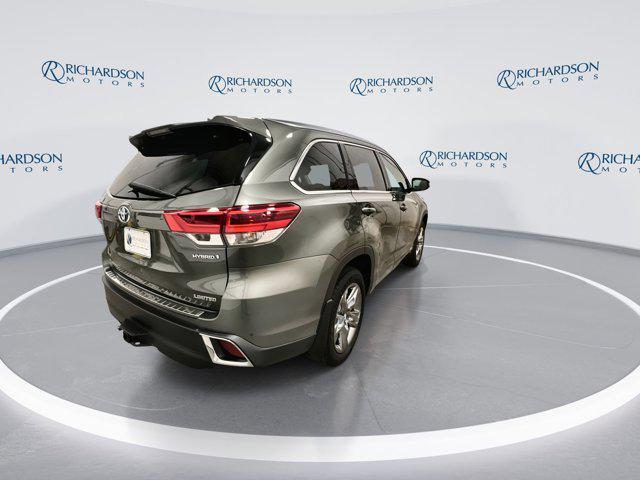 used 2019 Toyota Highlander Hybrid car, priced at $31,338