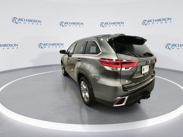 used 2019 Toyota Highlander Hybrid car, priced at $31,338