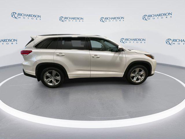 used 2018 Toyota Highlander car, priced at $24,564