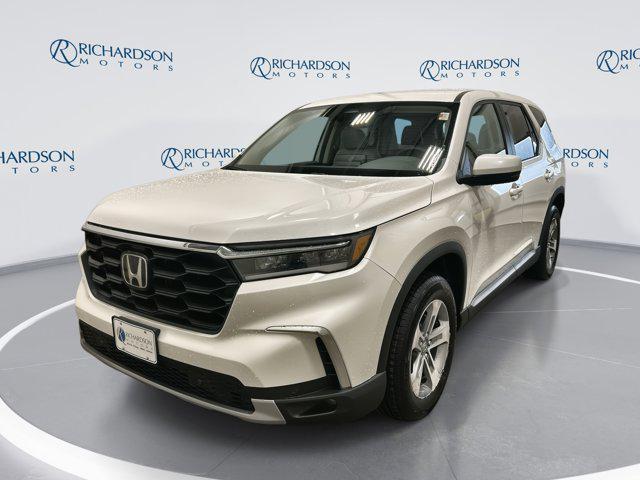 new 2025 Honda Pilot car, priced at $46,816