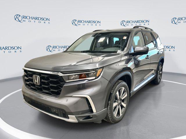 new 2025 Honda Pilot car, priced at $49,637