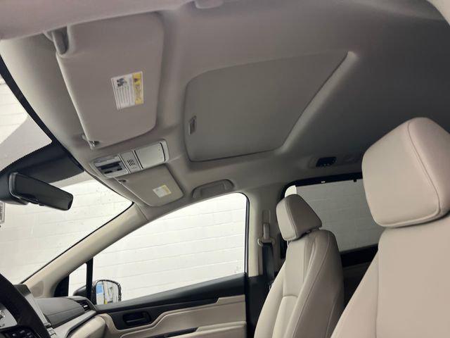 new 2026 Honda Odyssey car, priced at $42,407