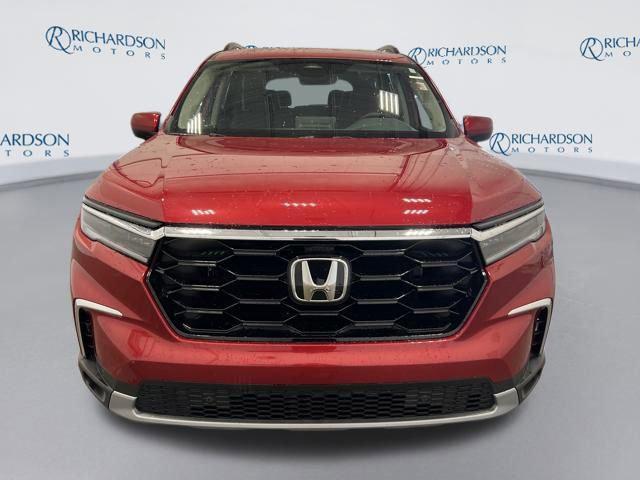 new 2025 Honda Pilot car, priced at $48,753