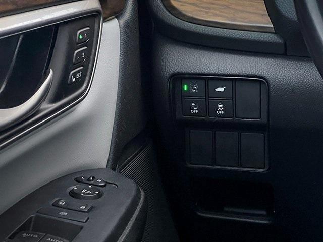 used 2017 Honda CR-V car, priced at $24,599