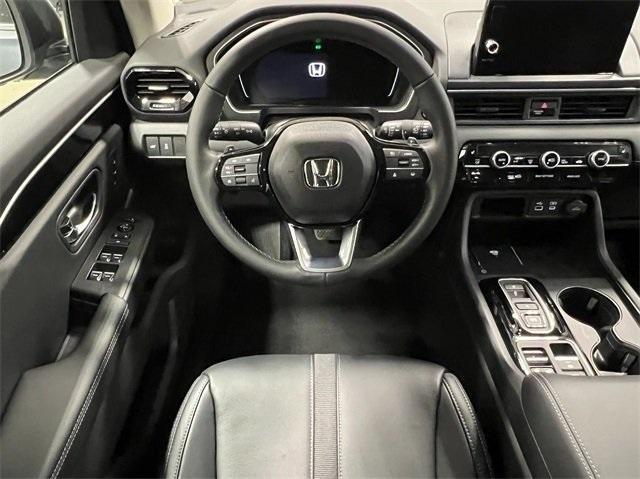 new 2025 Honda Pilot car, priced at $45,341