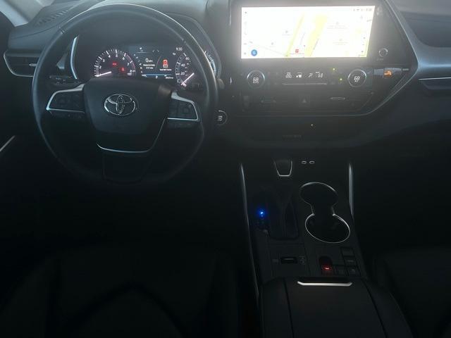 used 2023 Toyota Highlander car, priced at $35,359