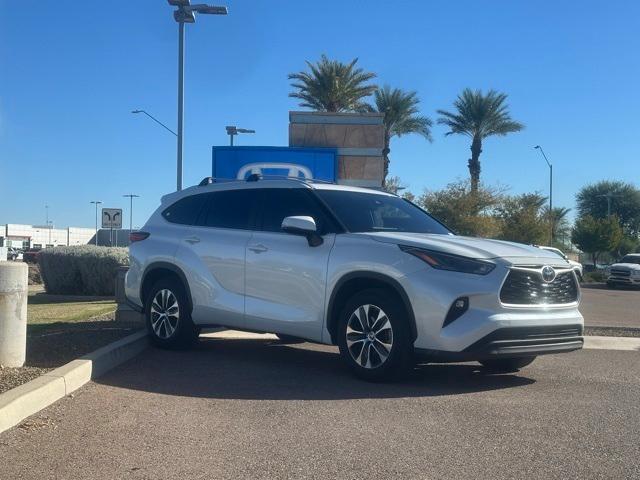 used 2023 Toyota Highlander car, priced at $35,359