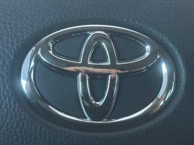 used 2023 Toyota Highlander car, priced at $35,359