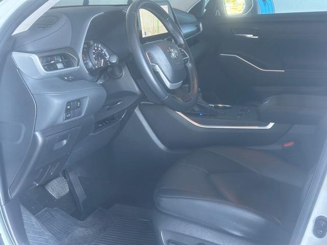 used 2023 Toyota Highlander car, priced at $35,359