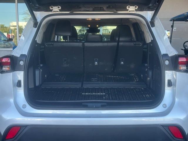 used 2023 Toyota Highlander car, priced at $35,359