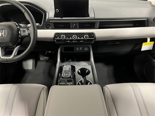 new 2025 Honda Pilot car, priced at $48,160