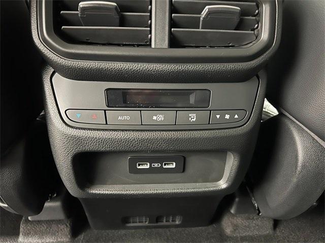 new 2025 Honda Pilot car, priced at $48,160