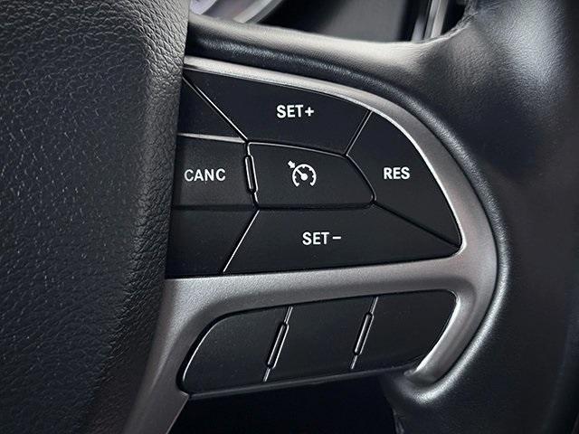 used 2020 Jeep Grand Cherokee car, priced at $22,304