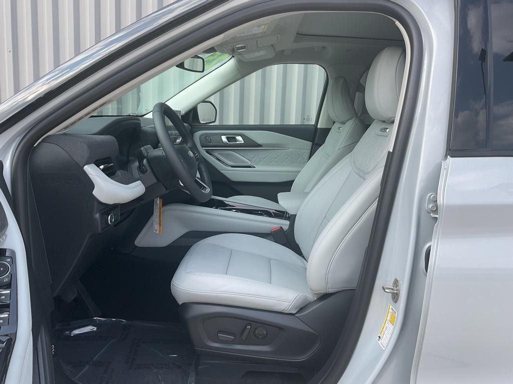 new 2025 Ford Explorer car, priced at $56,893