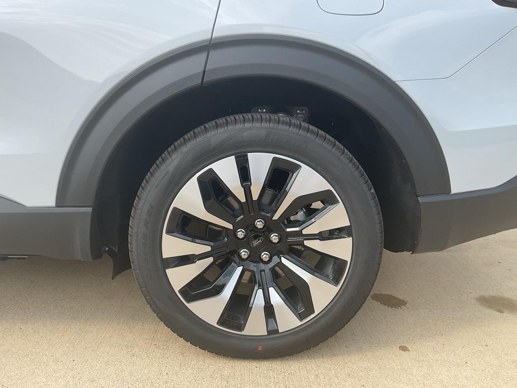 new 2025 Ford Explorer car, priced at $56,893
