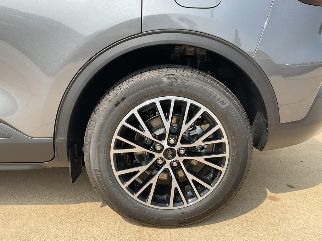 new 2025 Ford Escape PHEV car, priced at $30,088