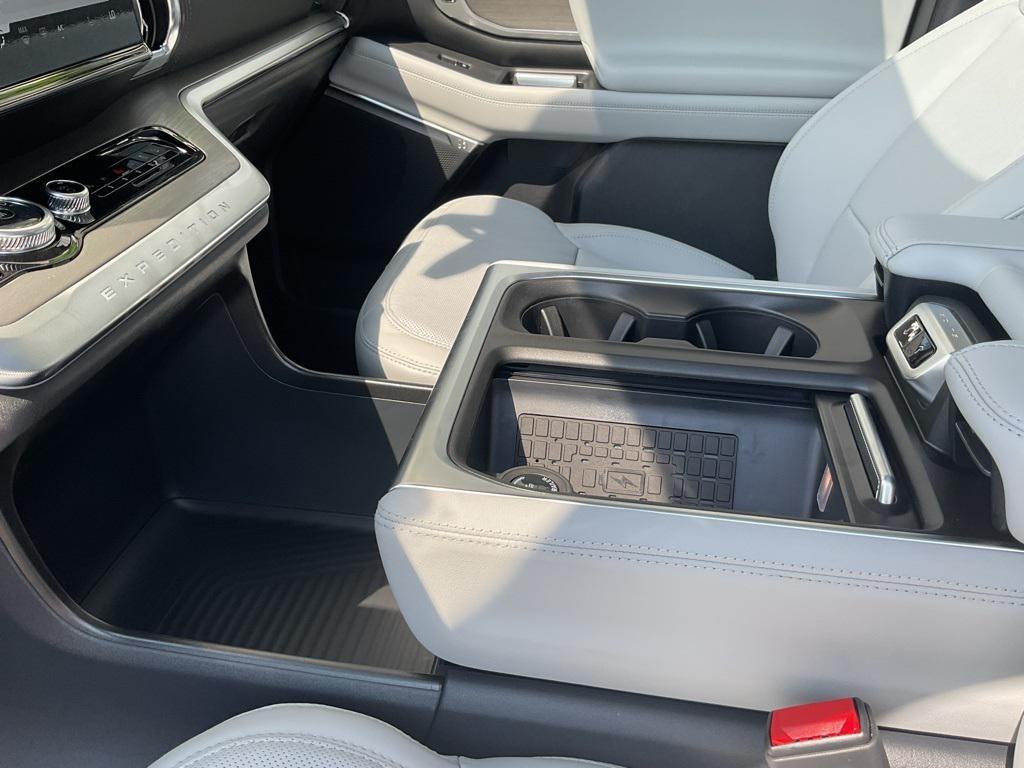 new 2025 Ford Expedition Max car, priced at $77,966