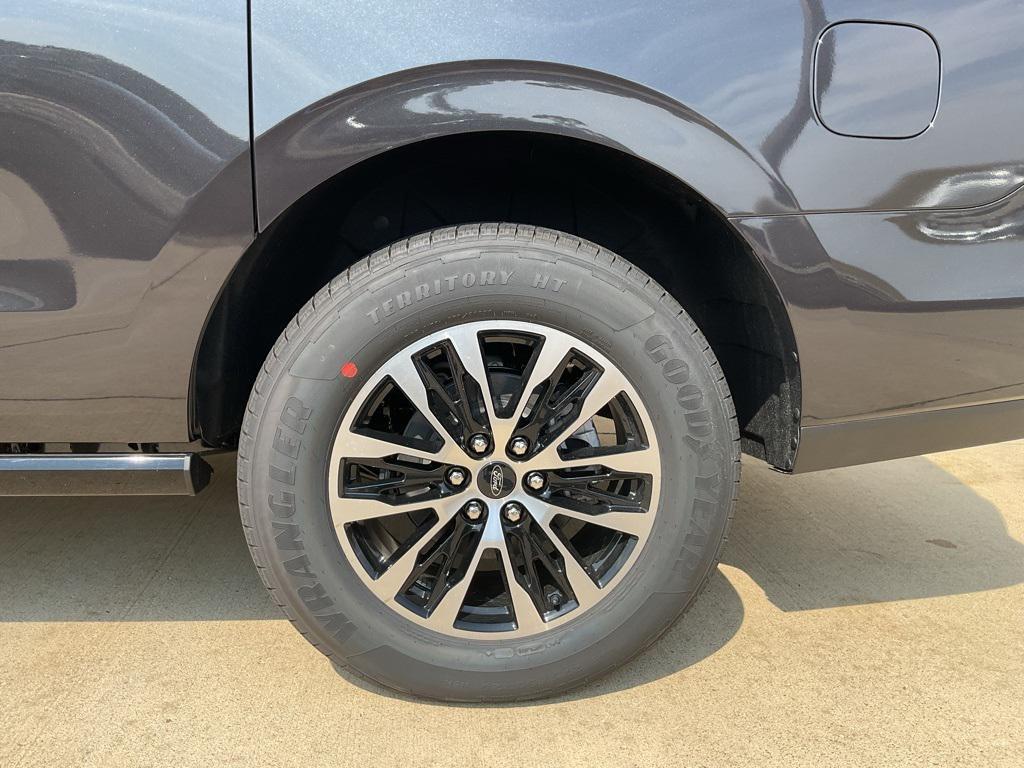 new 2025 Ford Expedition Max car, priced at $77,966