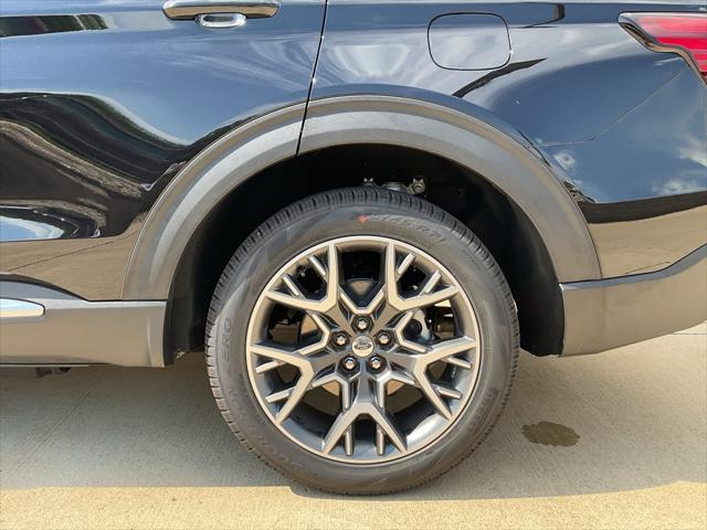 new 2025 Ford Explorer car, priced at $58,978